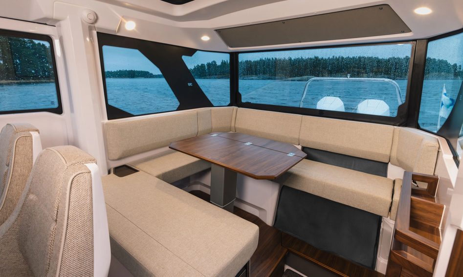 Axopar 38 XC Cross Cabin, Interior
