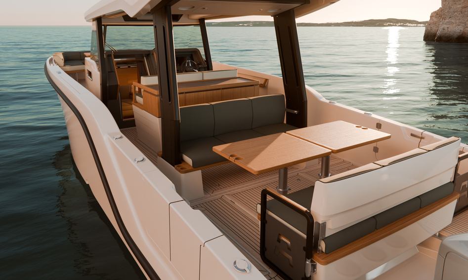 AIATA Sunfinder 38 , Deck Area