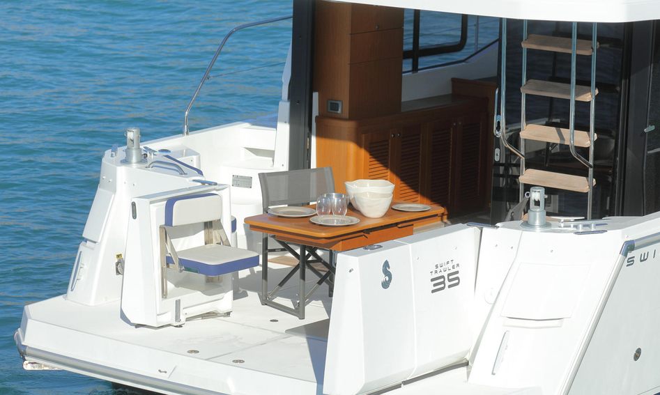 Beneteau Swift Trawler 35, Deck Area