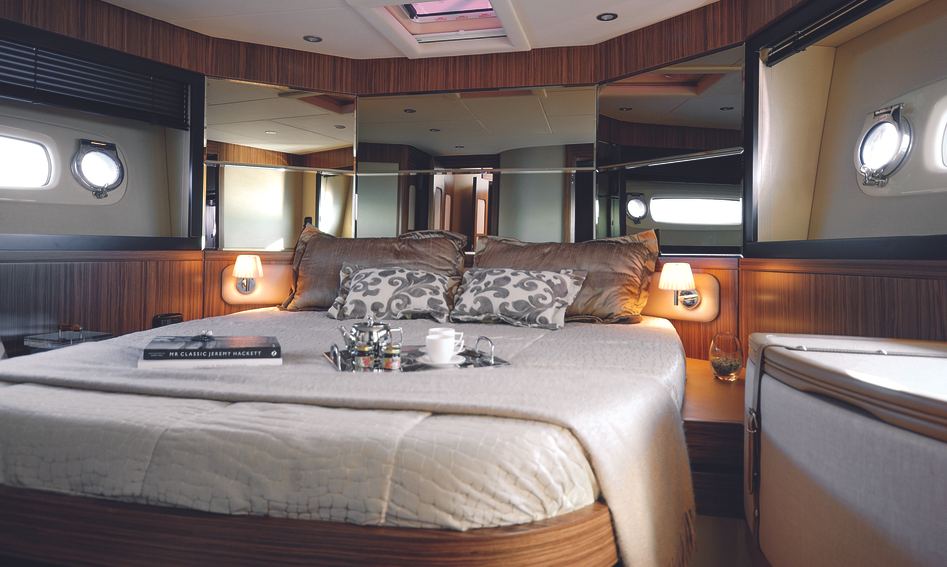 Azimut Magellano 53, Accommodation