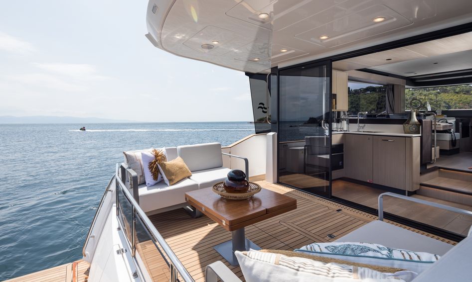 Sirena Yachts Sirena 48  Coupé, Deck Area