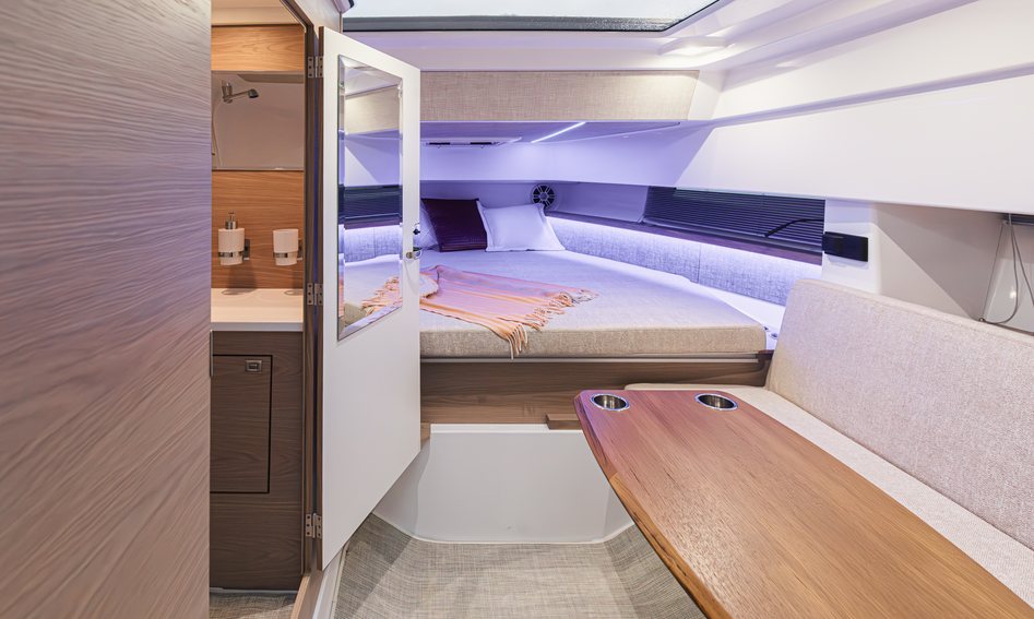 Quarken 35 Cabin Tourer, Accommodation