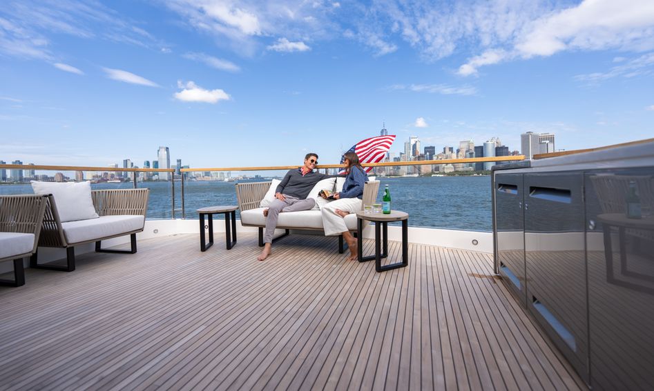 Sunseeker Ocean 182, Deck Area