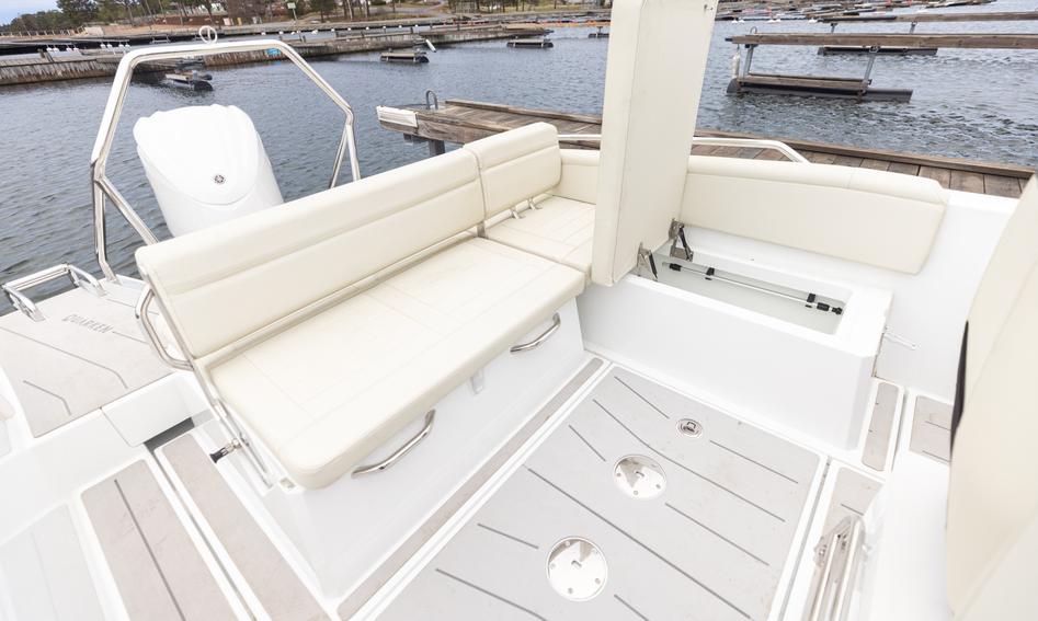 Quarken 27 Open, Deck Area
