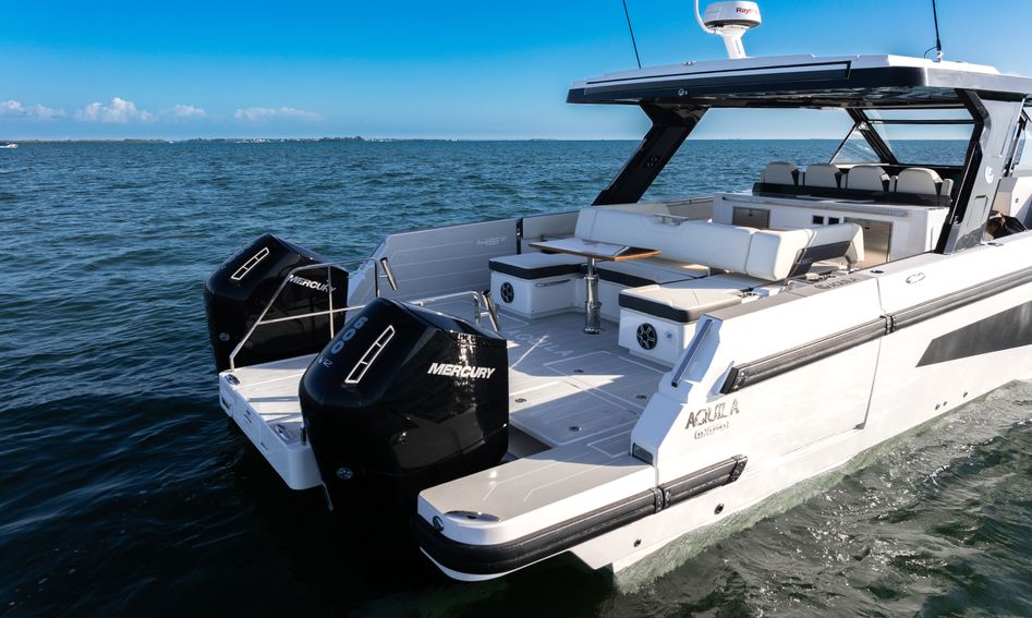Aquila 45 Sport  , Deck Area