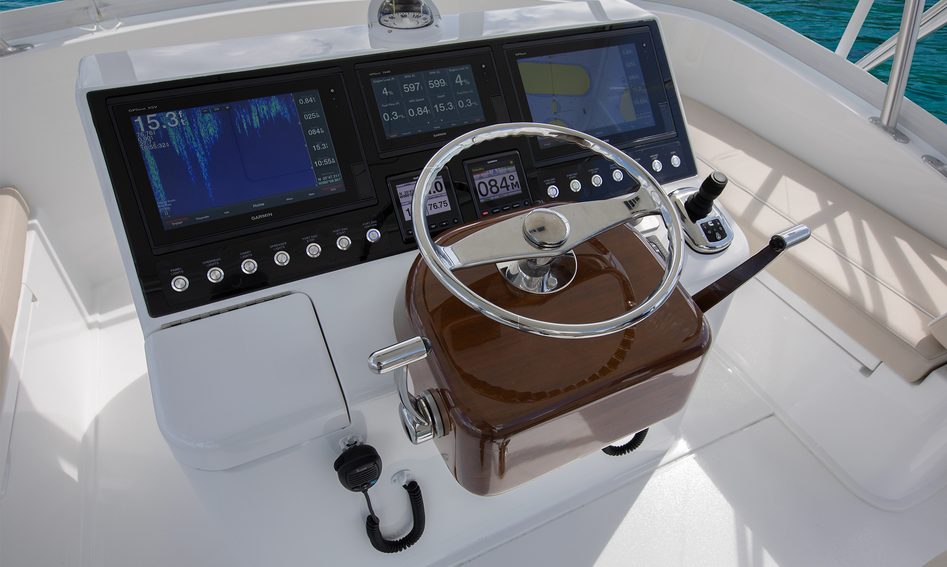 Viking 38 Billfish, Helm Station