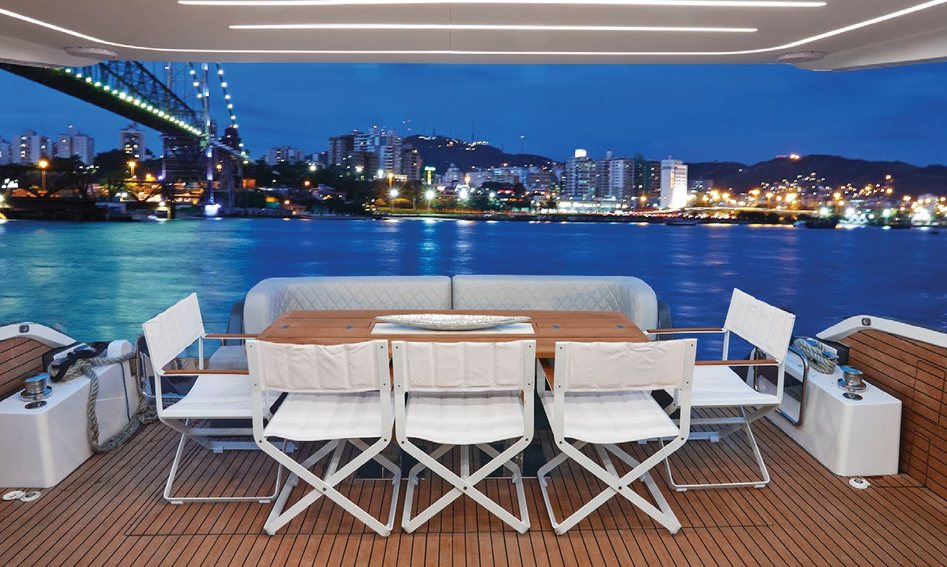 Schaefer Yachts Schaefer 660, Deck Area