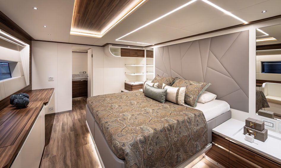 VisionF E-Cat 80 , Accommodation