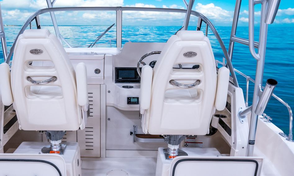 Grady-White Gulfstream 232 , Helm Station