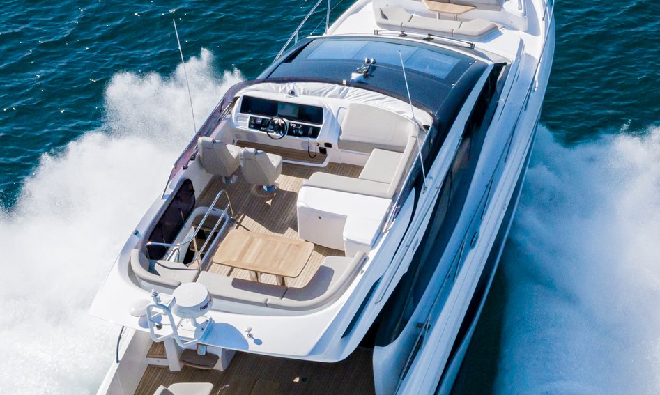 Princess S62, Fly Deck/Sportdeck