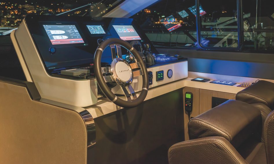 Azimut Fly 60 Mk2, Helm Station