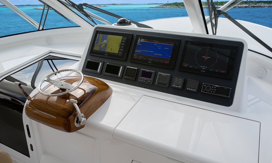 Viking 48O, Helm Station