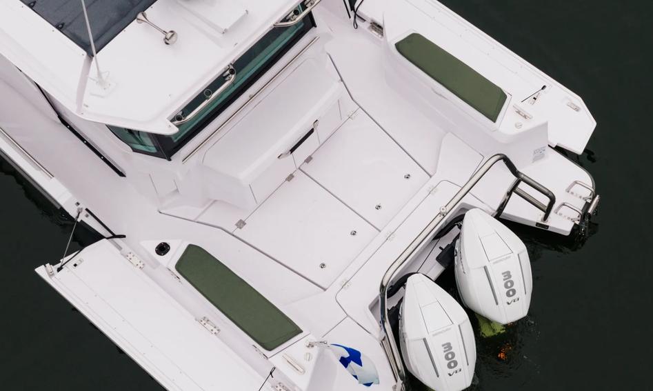 Axopar 38 XC Cross Cabin, Deck Area