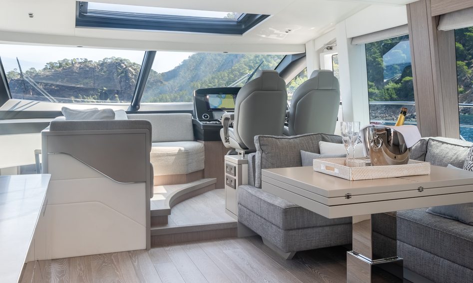 Sunseeker 75 Sport Yacht, Interior