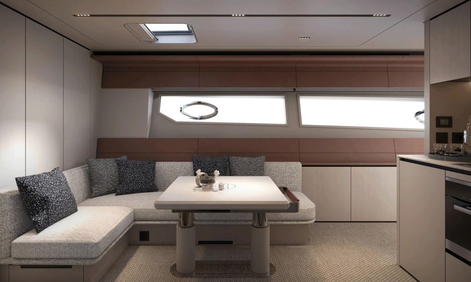 Itama 70, Interior