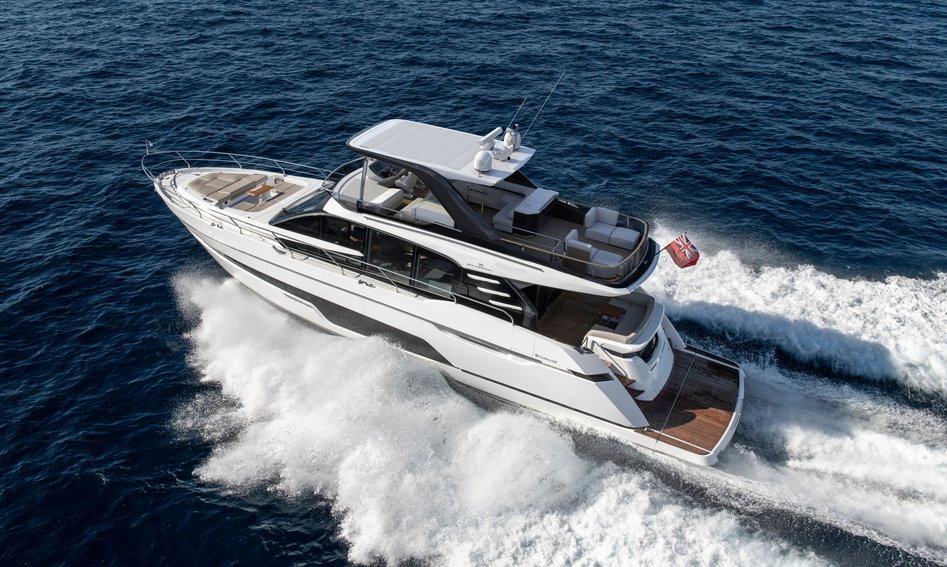 Fairline Squadron 68 Mk3, Deck Area