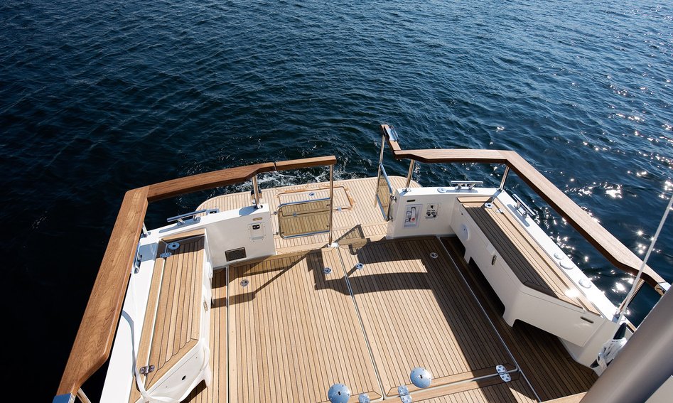 Targa 37, Deck Area