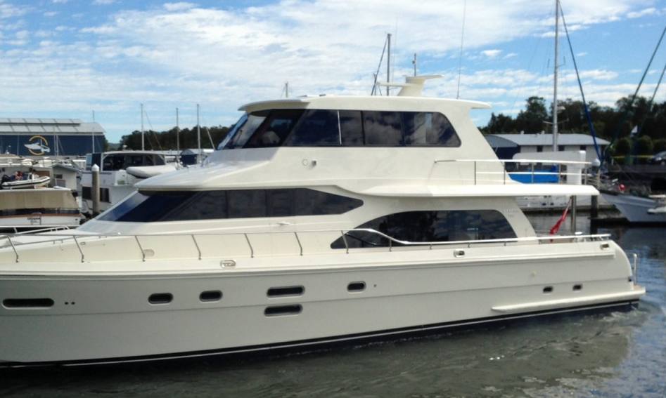 Hampton 700 Skylounge, Fly Deck/Sportdeck