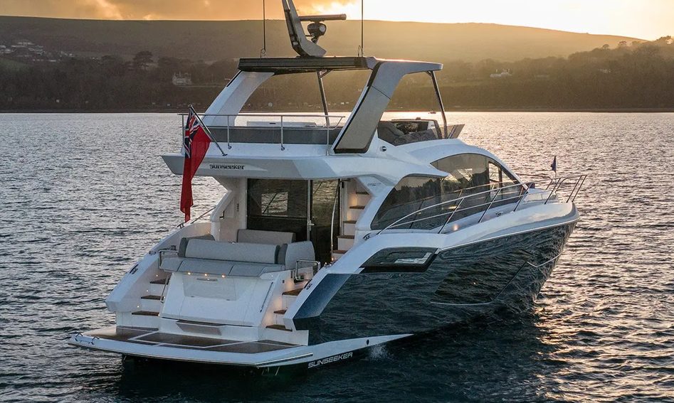 Sunseeker Manhattan 56  Mk2, Deck Area