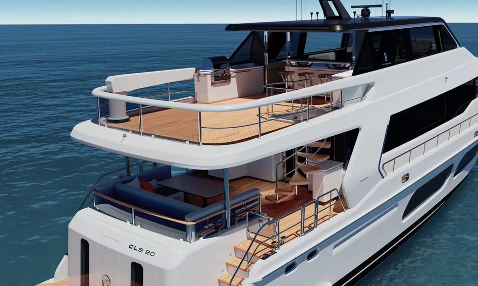 CL Yachts CLB80, Deck Area