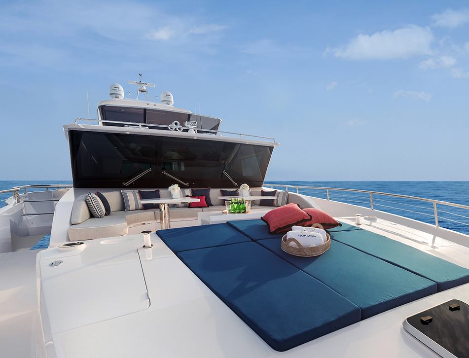 Horizon FD92 Tri Deck Yacht (2020 - 2021)