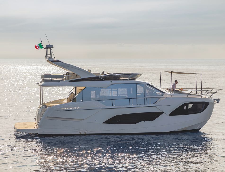 Absolute 47 FLY Boat