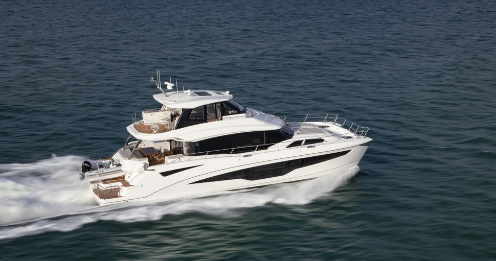                                             Aquila   70 Luxury
                                        