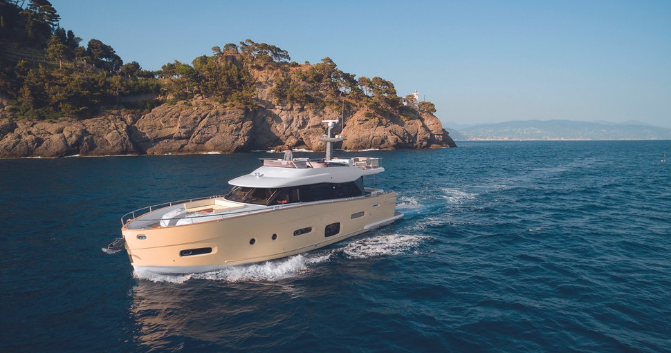                                             Azimut   Magellano 66
                                        