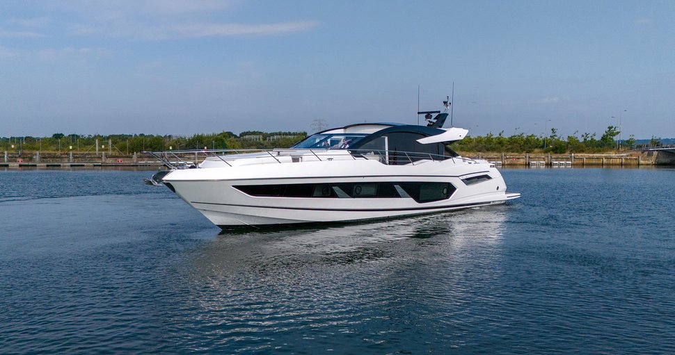 Sunseeker Predator 75
         Mk2 Virtual Tour