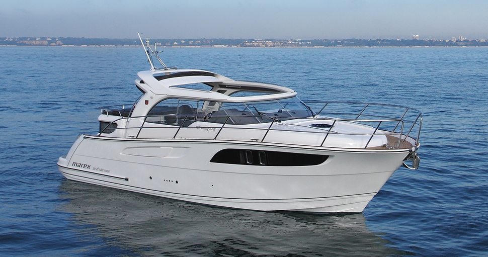                                             Marex Boats   320 Aft Cabin Cruiser
                                        