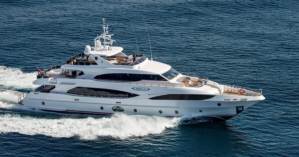                                             Gulf Craft   Majesty 125
                                        