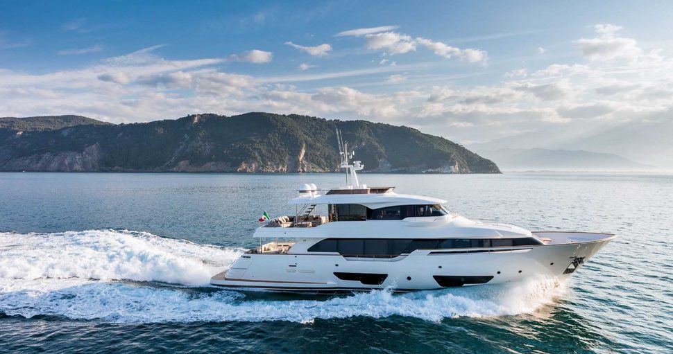                                         Custom Line   Navetta 28
                                    