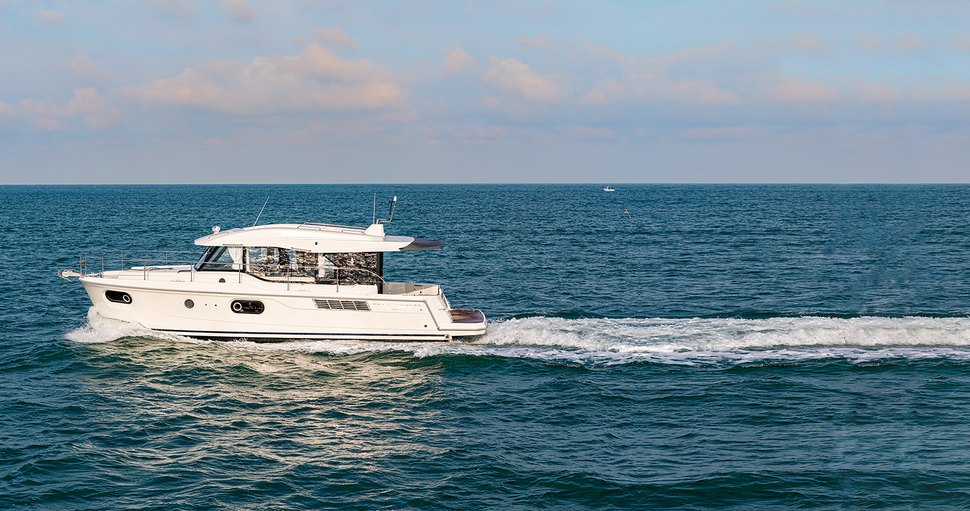                                         Beneteau Yachts   Swift Trawler 41 Sedan
                                    