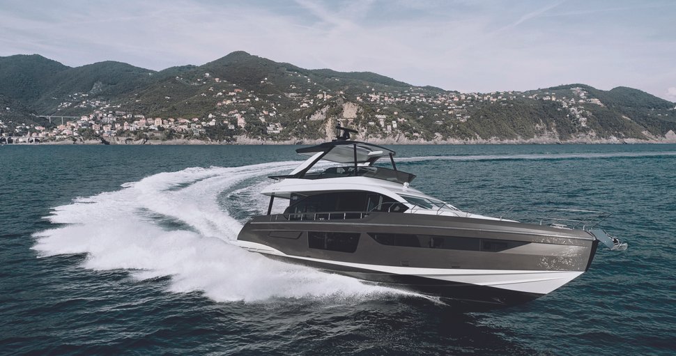                                         Azimut   Fly 68
                                    