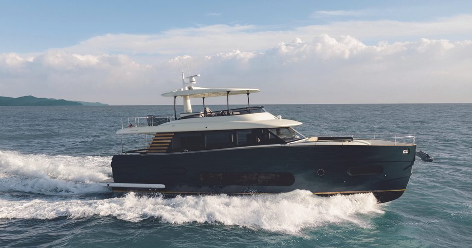                                         Azimut   Magellano 66
                                    