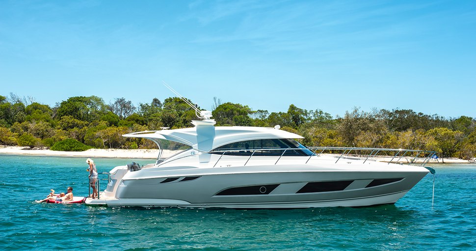                                             Riviera   4800 Sport Yacht
                                        