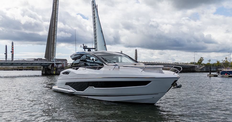 Sunseeker Predator 55
         Mk2 Virtual Tour