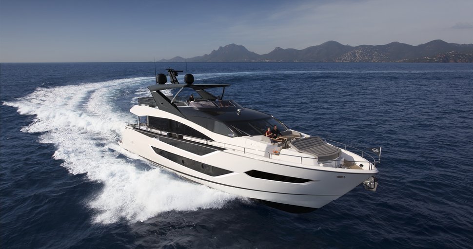                                             Sunseeker   88 Yacht
                                        