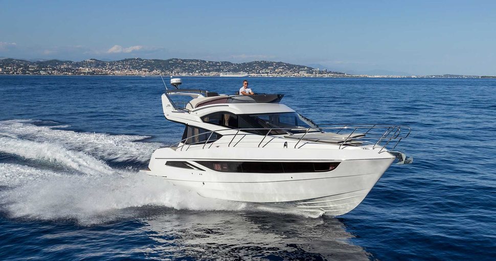                                             Galeon   380 Fly
                                        