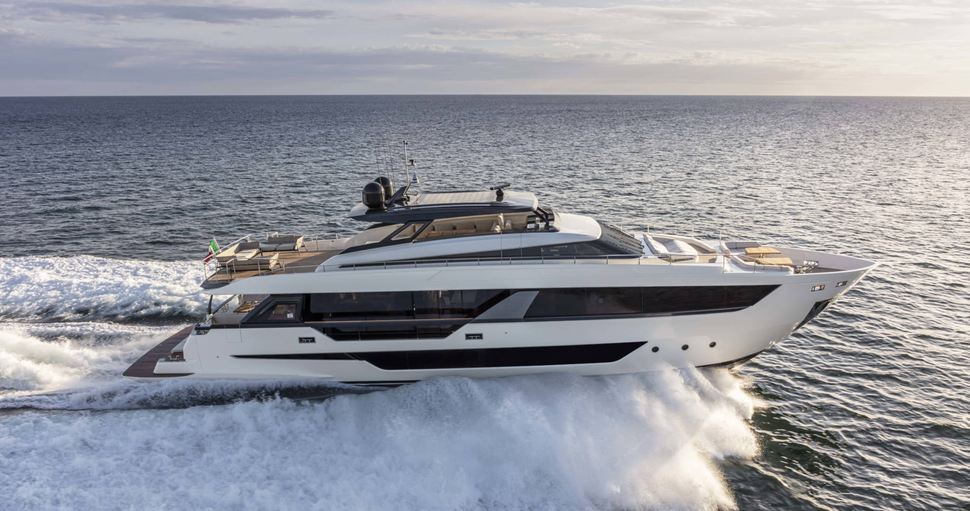                                             Ferretti Yachts   Ferretti 1000
                                        