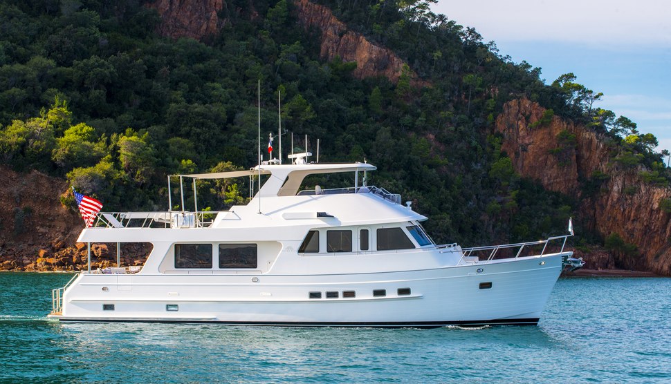                                         Outer Reef Yachts   640 Azure Motoryacht
                                    