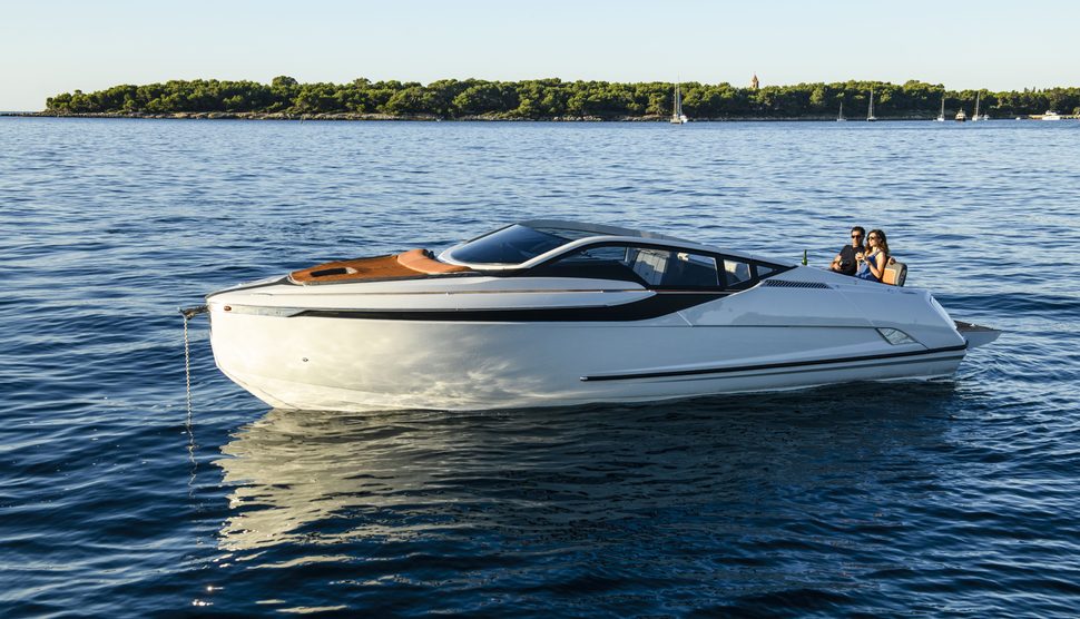                                             Fairline   F//Line 33
                                        