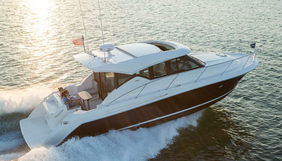                                             Tiara Yachts   C39 
                                        