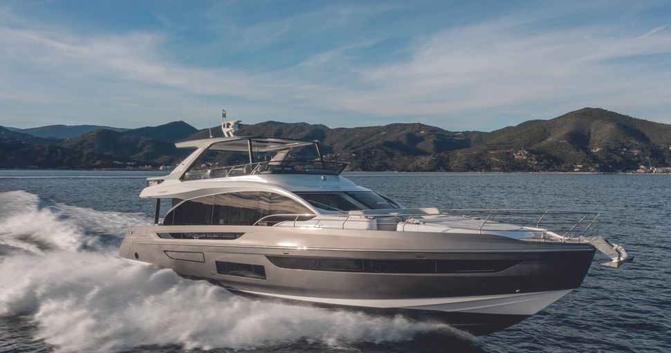                                         Azimut   Fly 72
                                    