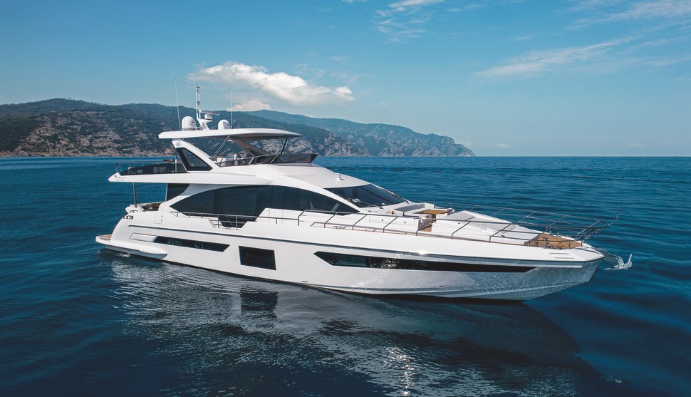                                             Azimut   Grande 25 Metri
                                        