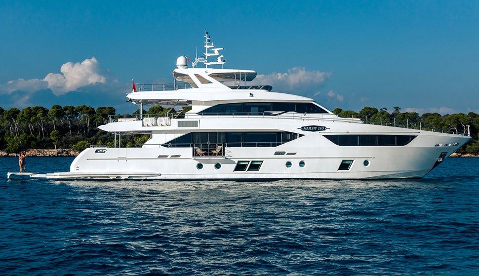                                         Gulf Craft   Majesty 110
                                    