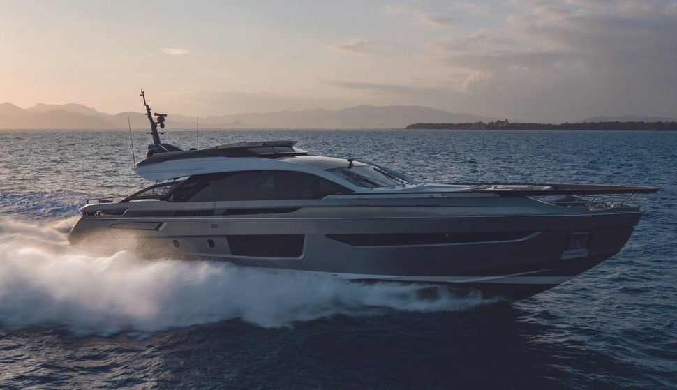                                         Azimut   S10
                                    