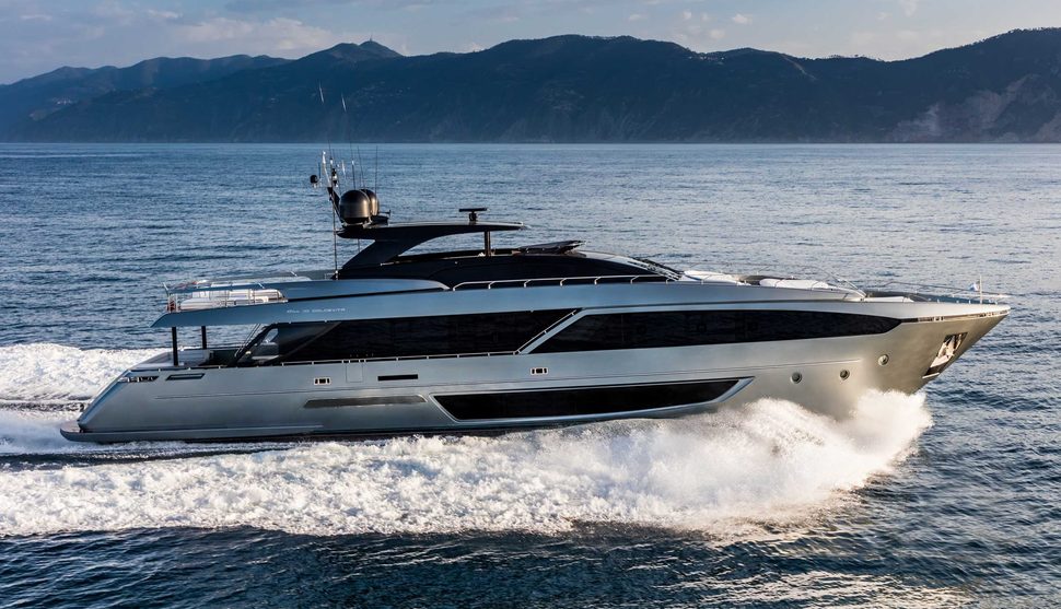                                             Riva   110' Dolcevita
                                        