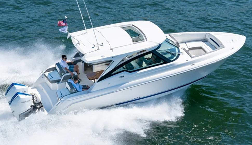                                         Tiara Yachts   34 LX
                                    