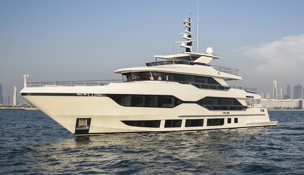                                             Gulf Craft   Majesty 120
                                        